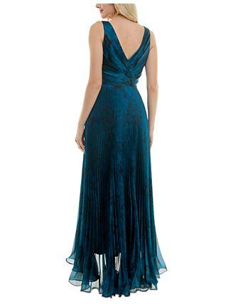 Women's V-Neck Sleeveless Pleat-Skirt Chiffon Gown 